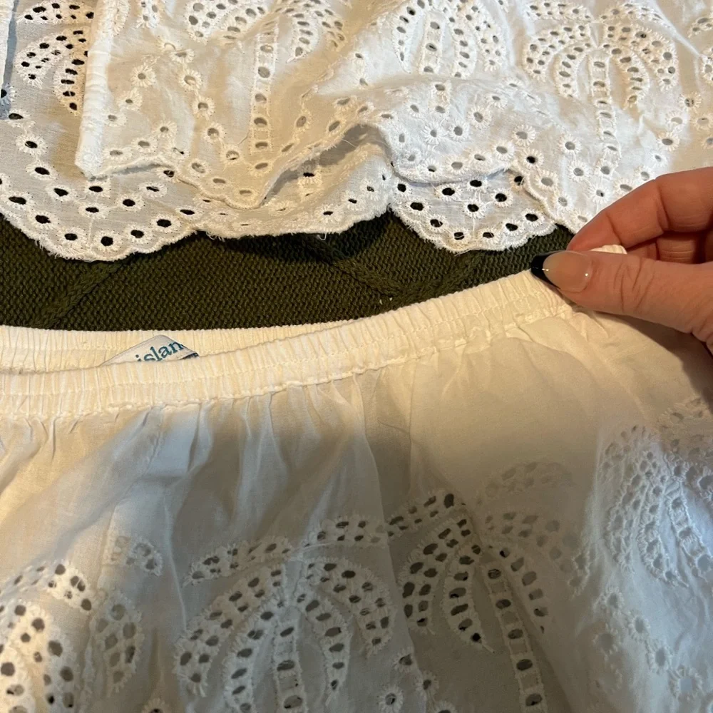 White Eyelet Lace Top and Shorts Set / Beach Coverup - Picture 7 of 15